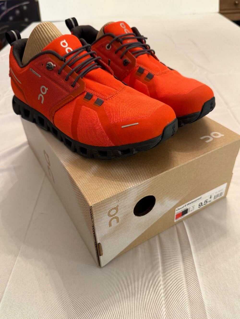 On Running Flame/Eclipse On Cloud 5 Waterproof Women's 9.5 New in Box!